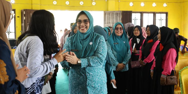 Ketua TP PKK Andi Irmayani Apresiasi Desa Pematang Ulin Ikuti Lomba PHBS Tingkat Kalsel