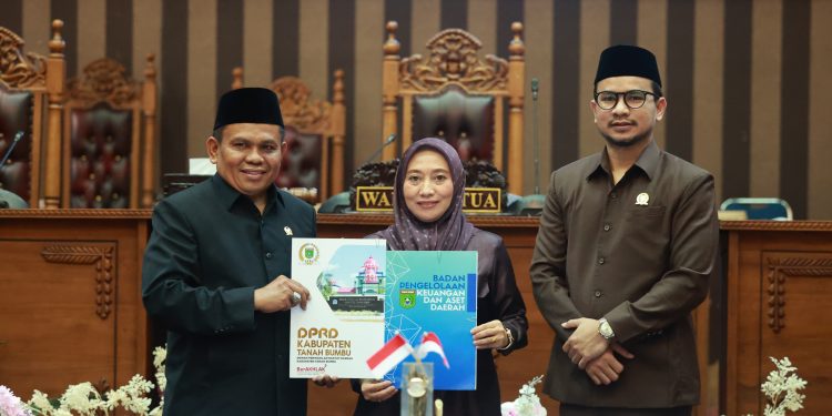 Tanah Bumbu Teken Nota Kesepakatan KUA-PPAS 2026