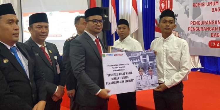Wakil Ketua DPRD Tanbu Hadiri Pemberian Remisi Ratusan Warga Binaan Lapas Batulicin
