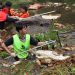 Relawan Rumah Zakat Bersihkan Sampah di Sungai Handil Bakti