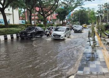 Hujan DuaJam Sore Hari, Jalan Utama Banjarmasin Tenggelam