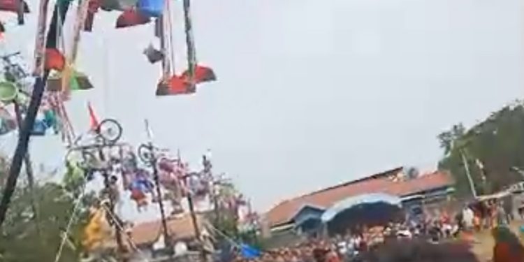 Lomba Panjat Pinang di Banjarbaru Nyaris Jadi Petaka, Nitizen Sebut Atraksi Paling Memilukan