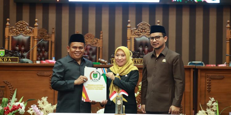 Tiga Raperda Disahkan Jadi Perda, Bupati Tanah Bumbu Apresiasi DPRD