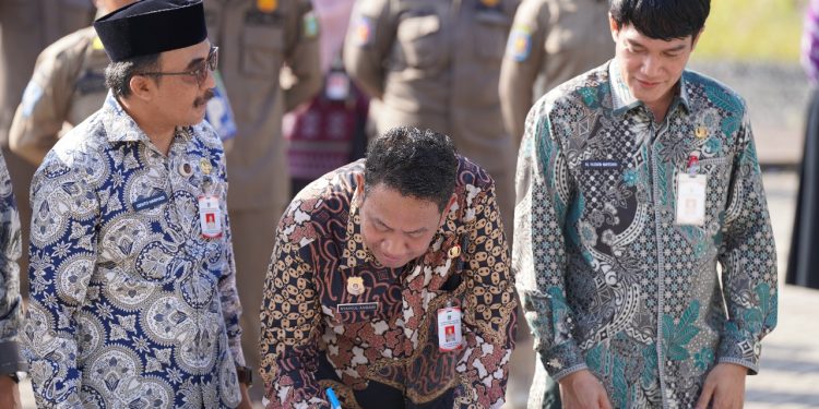Disdukcapil Tanbu Perkuat Sinergi Layanan Publik, Teken Kerjasama dengan Satpol PP-Damkar dan Diskominfo