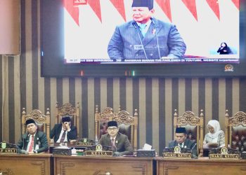 Pemkab dan DPRD Tanbu Ikuti Pidato Kenegaraan Presiden Prabowo Subianto Jelang HUT RI ke-80