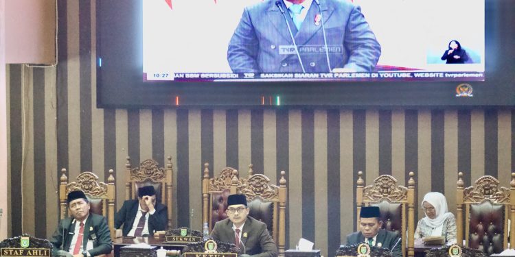 Pemkab dan DPRD Tanbu Ikuti Pidato Kenegaraan Presiden Prabowo Subianto Jelang HUT RI ke-80