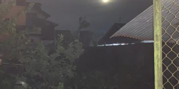 Purnama pun Malu Saat Adzan Subuh Berkumandang Usai Gerhana Bulan Total, Pelan Dia Sembunyi 