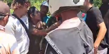 Polsek Batulicin Bersama Warga, Amankan Pria di Gunung Tinggi Yang Mengamuk Bawa Parang