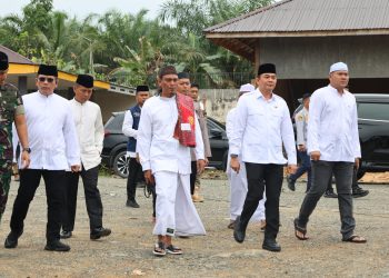 Peringati Maulid Nabi, Bupati Andi Rudi Latif Ajak Warga Teladani Rasulullah dalam Pola Asuh Anak