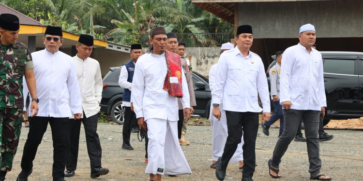 Peringati Maulid Nabi, Bupati Andi Rudi Latif Ajak Warga Teladani Rasulullah dalam Pola Asuh Anak