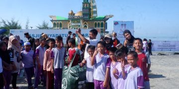 Tanah Bumbu Gelar Puncak World Cleanup Day 2025 di Siring Pantai Pagatan