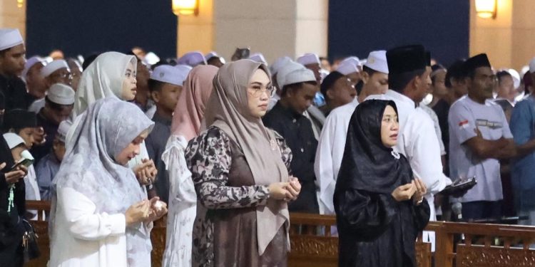 Andi Irmayani Ajak Warga Teladani Rasulullah dan Mendoakan Tanah Bumbu Berkah dan Sejahtera
