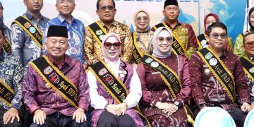 Bupati Tanah Bumbu dan Istri Dikukuhkan Sebagai Ayah dan Bunda Forum Anak Daerah