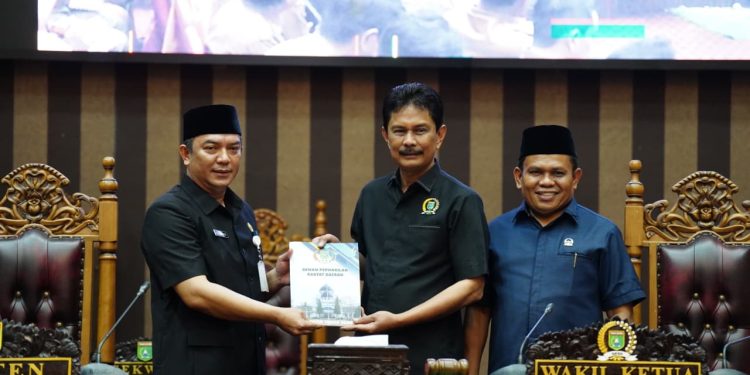 Pemkab Tanah Bumbu Sampaikan Raperda Pembentukan Desa 2025, Langkah Strategis Menuju Pemerataan Pembangunan