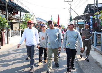 Bupati HSU H. Sahrujani Ikut Jalan Santai Meriahkan Harlah ke-25 STIQ