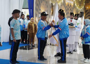 Bupati Andi Rudi Latif Lepas Kontingen Tanah Bumbu Menuju PORPROV XII Kalsel