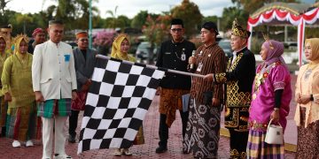 Meriahkan Hari Sumpah Pemuda ke-97, SKPD Tanah Bumbu Gelar Lomba Karnaval Pakaian Adat