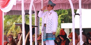 Bupati Tanah Bumbu Kenakan Baju Adat Banjar, Upacara Hari Sumpah Pemuda Ke-97 Penuh Warna dan Semangat Persatuan