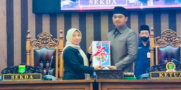 DPRD Tanbu Gelar Paripurna, Agenda Penyampaian RAPBD 2026