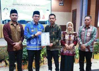 Bupati Andi Rudi Latif Tutup Bimtek Penatausahaan dan Pertanggungjawaban Keuangan Desa Tahun 2025