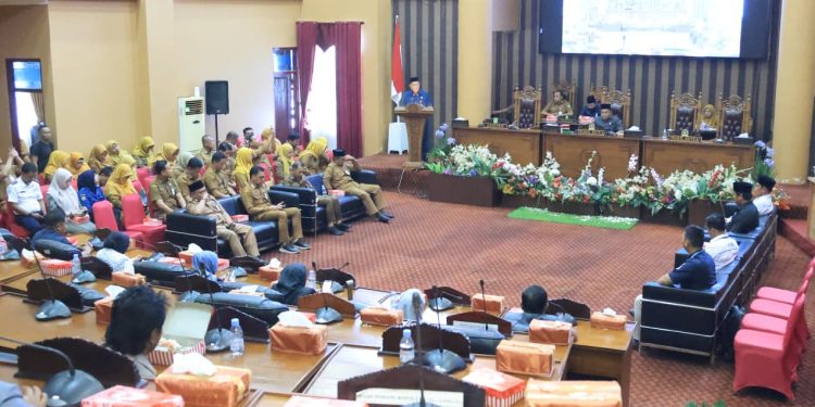 DPRD Tanbu Gelar Paripurna Jawaban Bupati atas Pemandangan Umum Fraksi Terkait Raperda APBD 2026