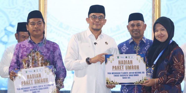 Bupati Andi Rudi Latif Tutup MTQN XXI 2025, Apresiasi Peserta dengan Umroh