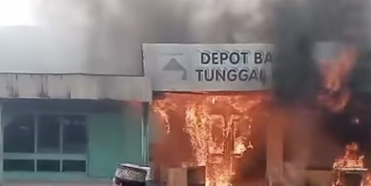 Terbakar Siang Bolong, Kios Bakso Terkenal di Banjarmasin, Pelanggan Berat Bermunculan di Medsos