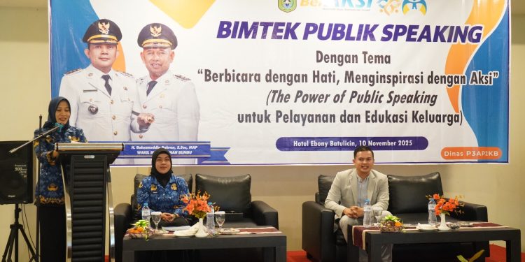 Pemkab Tanbu Gelar Bimtek Public Speaking untuk Tingkatkan Kualitas SDM Kader dan Petugas DP3P2KB