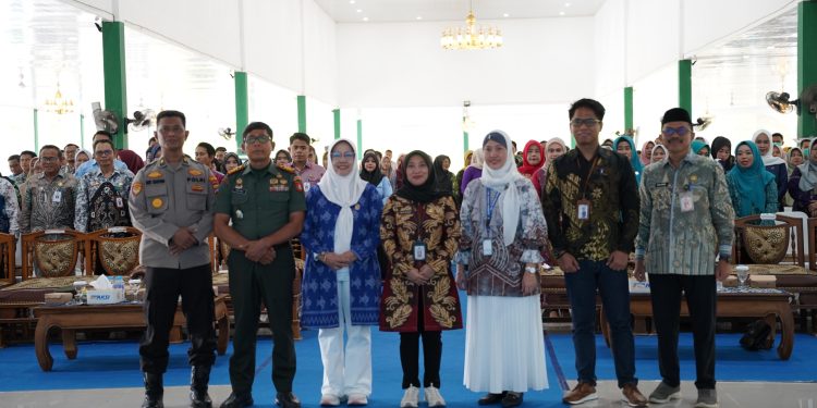 Pemkab Tanah Bumbu Peringati HKN ke-61, Sediakan Layanan Kesehatan Gratis dan Serahkan Kunci Empat Puskesmas Pembantu