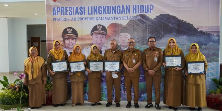 Lima Sekolah di Tanah Bumbu Raih Penghargaan Adiwiyata 2025