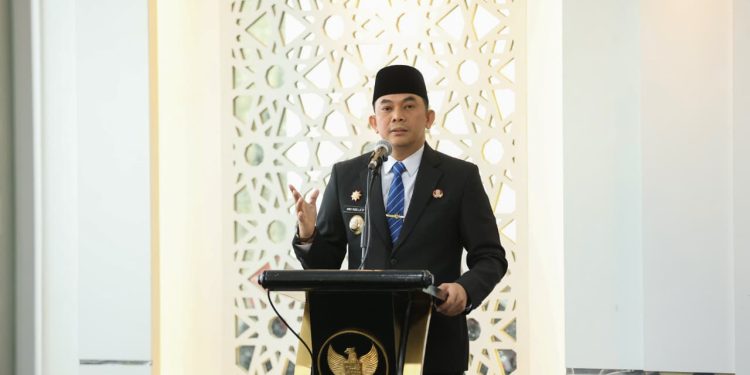 Bupati Andi Rudi Latif Lantik Pejabat Administrasi dan Pengawas, Tegaskan Komitmen Profesionalisme dan Anti Jual Beli Jabatan