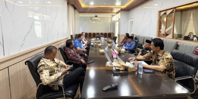 Optimalkan Pengelolaan Keuangan Daerah, Komisi II DPRD Tanah Bumbu Kunjungi BPKAD Provinsi Kalsel