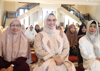 Ketua TP PKK Tanah Bumbu Ikuti Sholat Hajat dan Doa Bersama Sambut Tahun 2026