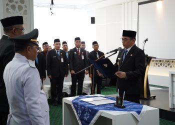 Perdana 2026, Bupati Andi Rudi Latif Lantik 21 Pejabat Eselon II, III, dan IV di Tanah Bumbu