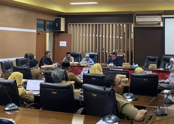 Disdik Tanah Bumbu Laporkan Kekurangan Guru dalam Rapat Kerja Bersama DPRD