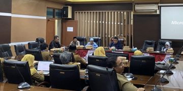 Disdik Tanah Bumbu Laporkan Kekurangan Guru dalam Rapat Kerja Bersama DPRD