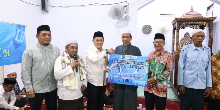 Safari Ramadan 1447 H di Satui: Pemkab Tanah Bumbu Salurkan Hibah Masjid dan Bantuan Sosial