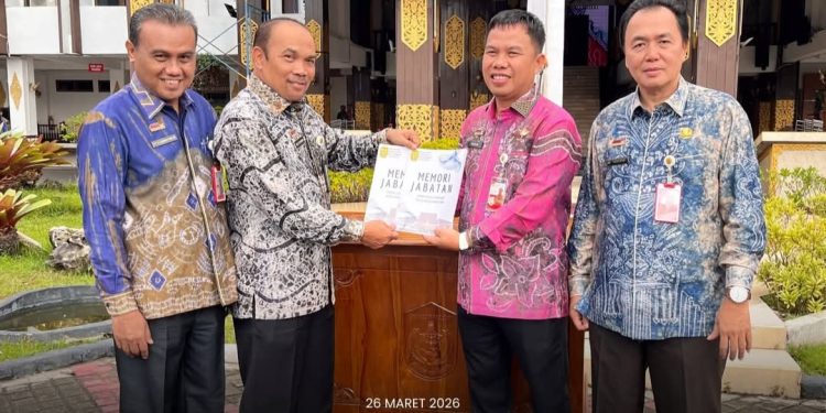 Dolly Sahbana Terima Memori Jabatan Sekda