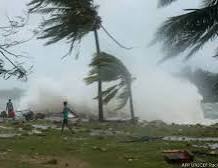 Panas Menggantang Hingga Sore,  Badai Jelang Berbuka Landa Banjarmasin