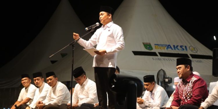 Ribuan Jamaah Hadiri Tabligh Akbar HUT ke-23 Tanah Bumbu Bersama Aa Hilman Fauzi