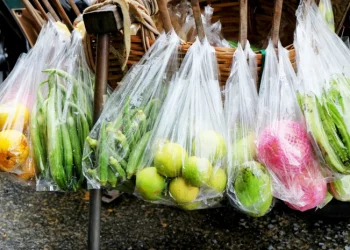 Di Banjarmasin, Harga Kantongan  Kresek dan Daun Pisang Bikin Pedagang Bengek
