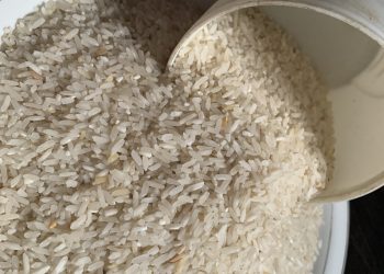 Konsumen Ragu, Beras Kecoklatan Banjiri Pasaran Banjarmasin Dibarengi Kenaikan Harga
