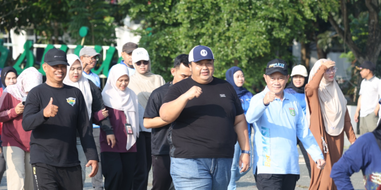 Pemkab Tanah Bumbu Gelorakan Budaya Sehat dan Bersih Lewat Jalan Sehat ASN