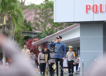 Bupati Tanah Bumbu Andi Rudi Latif Pimpin Apel Gelar Pasukan Operasi Ketupat Intan 2026