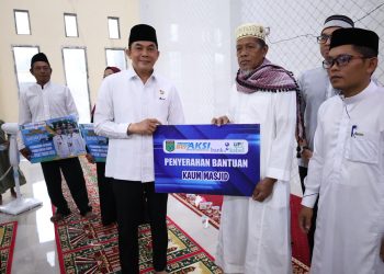 Bupati Tanah Bumbu Andi Rudi Latif Salurkan Bantuan Sosial dan Serukan Gerakan Indonesia ASRI
