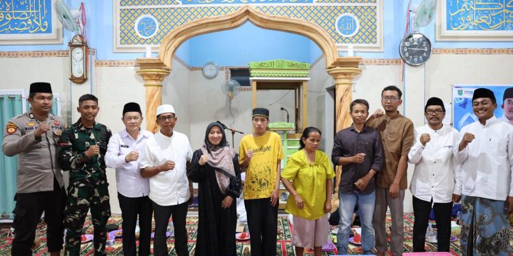 Safari Ramadan di Karang Bintang, Pemkab Tanah Bumbu Salurkan Hibah Masjid dan Santunan
