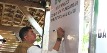 Bupati Andi Rudi Latif Canangkan Gerakan Pilah Sampah di Hari Jadi ke-23 Tanah Bumbu dan Peringatan Hari Bumi 2026