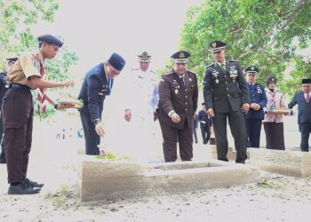 Bupati Andi Rudi Latif Pimpin Upacara Peringatan Hari Kebangkitan Nasional dan Proklamasi Gubernur Tentara ALRI Divisi IV Pertahanan Kalimantan Ke-77