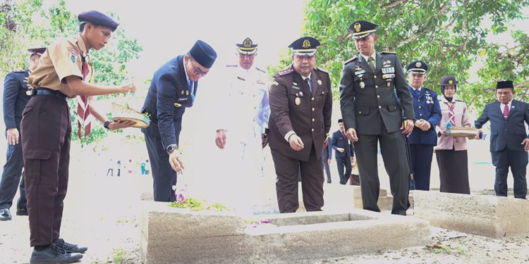 Bupati Andi Rudi Latif Pimpin Upacara Peringatan Hari Kebangkitan Nasional dan Proklamasi Gubernur Tentara ALRI Divisi IV Pertahanan Kalimantan Ke-77