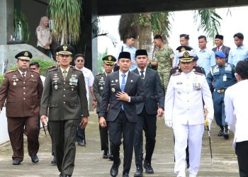 Bupati Andi Rudi Latif Pimpin Upacara Peringatan Hari Kebangkitan Nasional dan Proklamasi Gubernur Tentara ALRI Divisi IV Pertahanan Kalimantan Ke-77